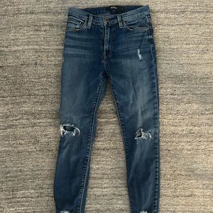 Hudson skinny jeans size 25, but run small